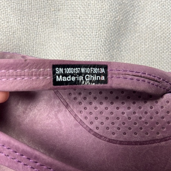 Ugg Kayla purple thong sandals size 10 - Picture 8 of 8